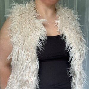 Women Plus XL Fluffy Beige/ Cream Faux Fur Vest